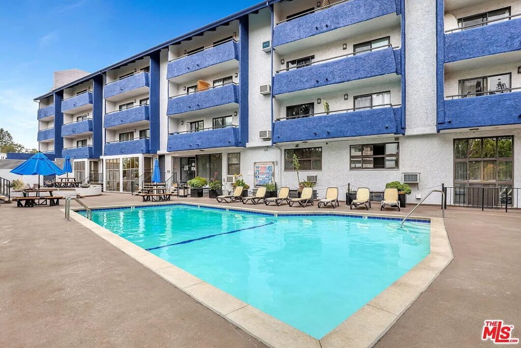 Club Cali Student Housing, LA